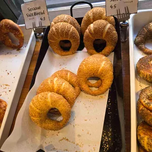 베통 성수 플래그십 리뷰 사진