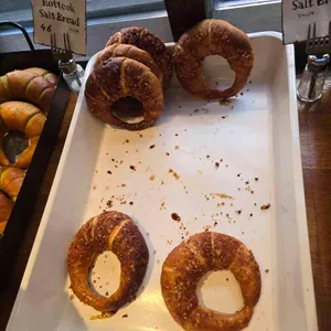 베통 성수 플래그십 리뷰 사진