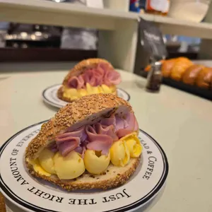 베통 성수 플래그십 리뷰 사진