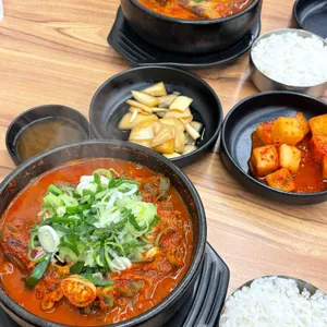 얼큰한뼈해장국 대표 사진