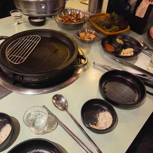 꾸석지돌판한우 대표 사진