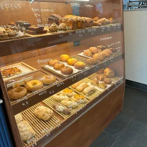 부레드 대표 사진