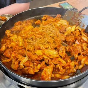 강원닭갈비수제막국수 대표 사진