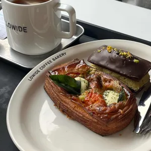 로와이드 압구정 사진