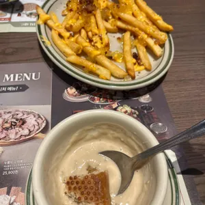 매드포갈릭 대표 사진