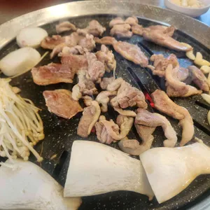 황토참숯불생오리 사진