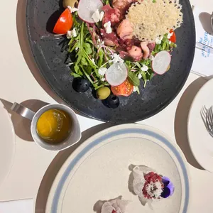 어멍스트. 커피&브런치 사진 1