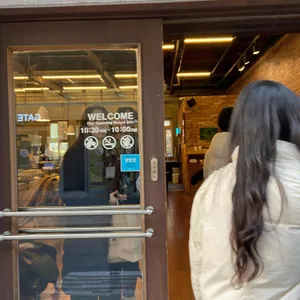 베이커리 오월의종 대표 사진