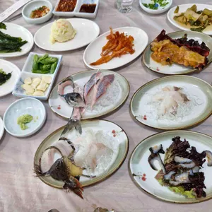 동해활어자연산전문점 대표 사진