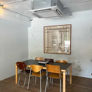 허스밴즈 대표 사진