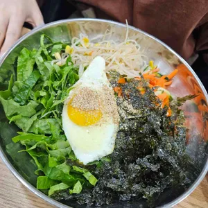 칼국수와 반찬이 맛있는밥집 사진