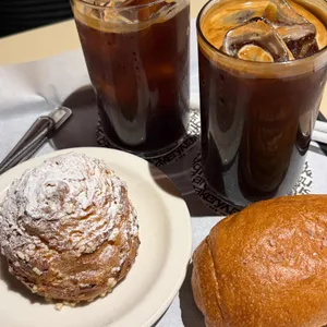 플라워 아티장 베이커리 카페 사진 1