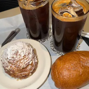 플라워 아티장 베이커리 카페 대표 사진