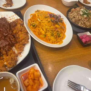 홍익돈까스 사진