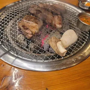 작제도 흑돼지 장작구이 사진