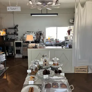 Paulette 대표 사진