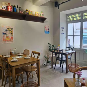 흐름 리뷰 사진