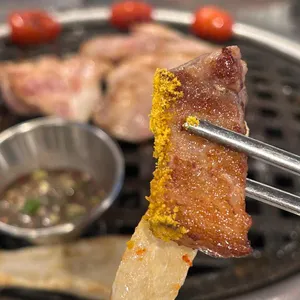 돈이랑으뜸참숯 사진