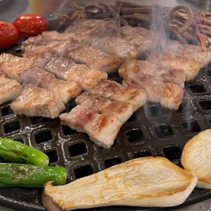 돈이랑으뜸참숯 사진