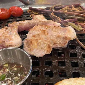 돈이랑으뜸참숯 사진