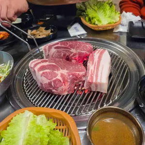 남원흑돼지연탄골목 사진 2