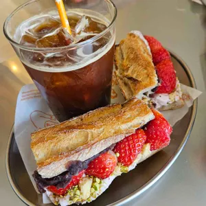 악토버 베이커리 사진