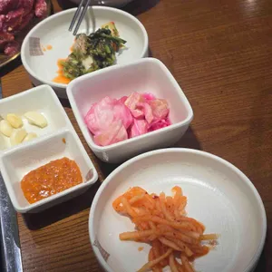 시월생 대표 사진