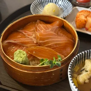 지붕덮밥 대표 사진