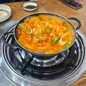 24시 누름돌 김치찌개 돈까스 사진 1