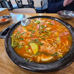 솥뚜껑의정부부대찌개 대표 사진
