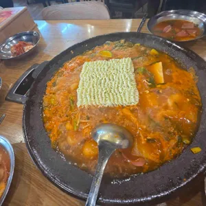 솥뚜껑의정부부대찌개 대표 사진