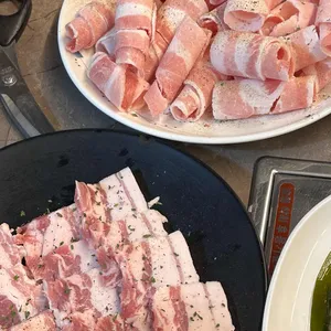 노란꽃돼지 사진