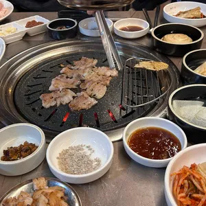 노란꽃돼지 대표 사진