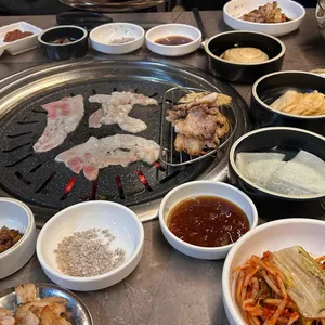 노란꽃돼지 사진