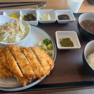 우츠 대표 사진