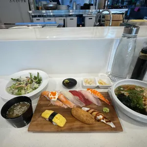 스시온더닷 사진