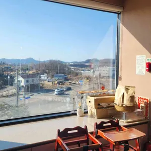 레이트체크아웃 대표 사진