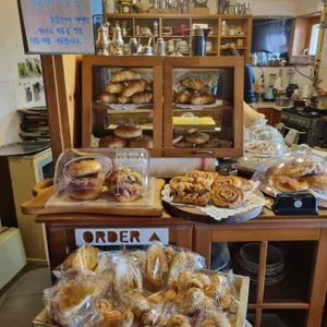 앤지스 앤틱겔러리 대표 사진