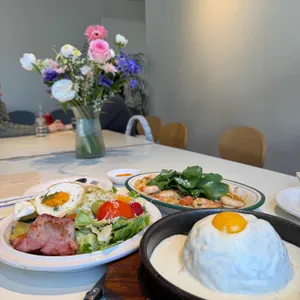 라일락식탁 대표 사진