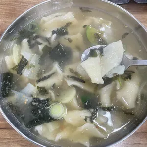 최가네충무김밥칼국수 사진