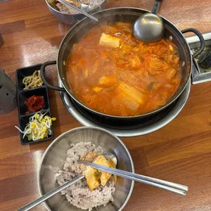 백채김치찌개 사진 1
