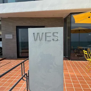 웨스 대표 사진