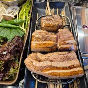 교동솥뚜껑삼겹살 대표 사진