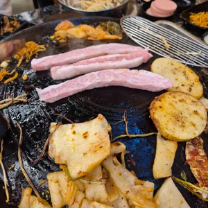 교동솥뚜껑삼겹살 사진