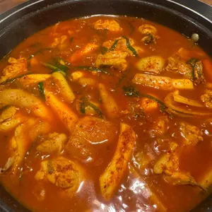 뒷뜰안에닭한마리 사진