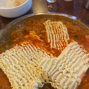 부대찌개대사관 대표 사진