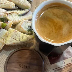 빵굽는동네커피 사진