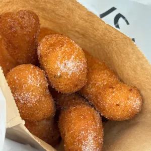 바삭꽈배기 대표 사진