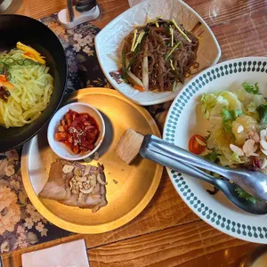 산이화 한정식 대표 사진