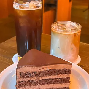 더스크블루 대표 사진